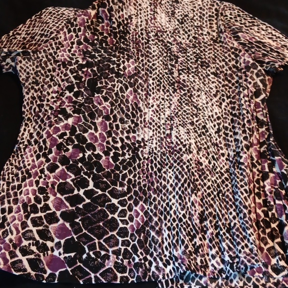 East 5th animal print short sleeve blouse - Picture 6 of 6